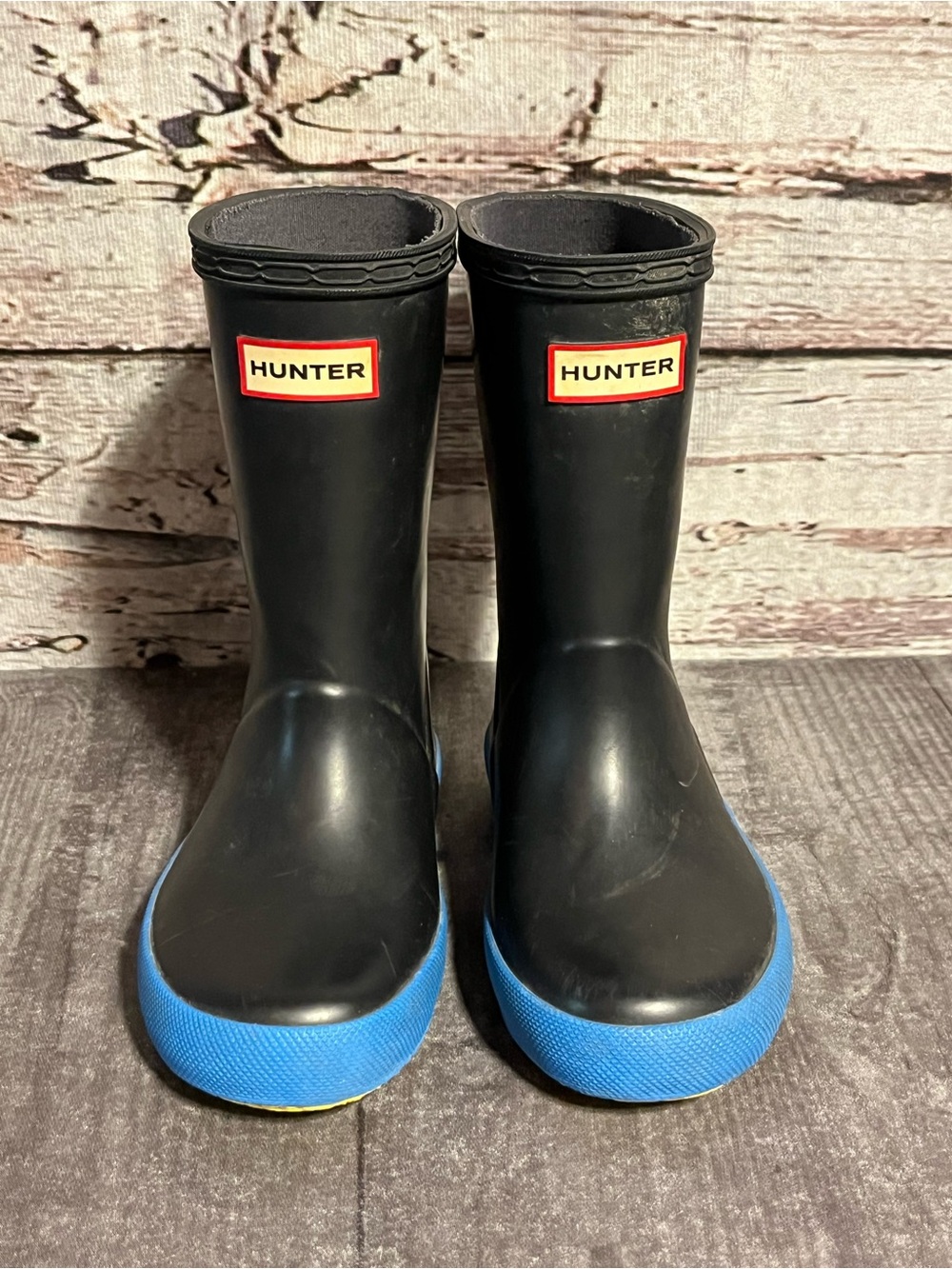 Hunter kids navy with blue classic rain boots 
* size 10